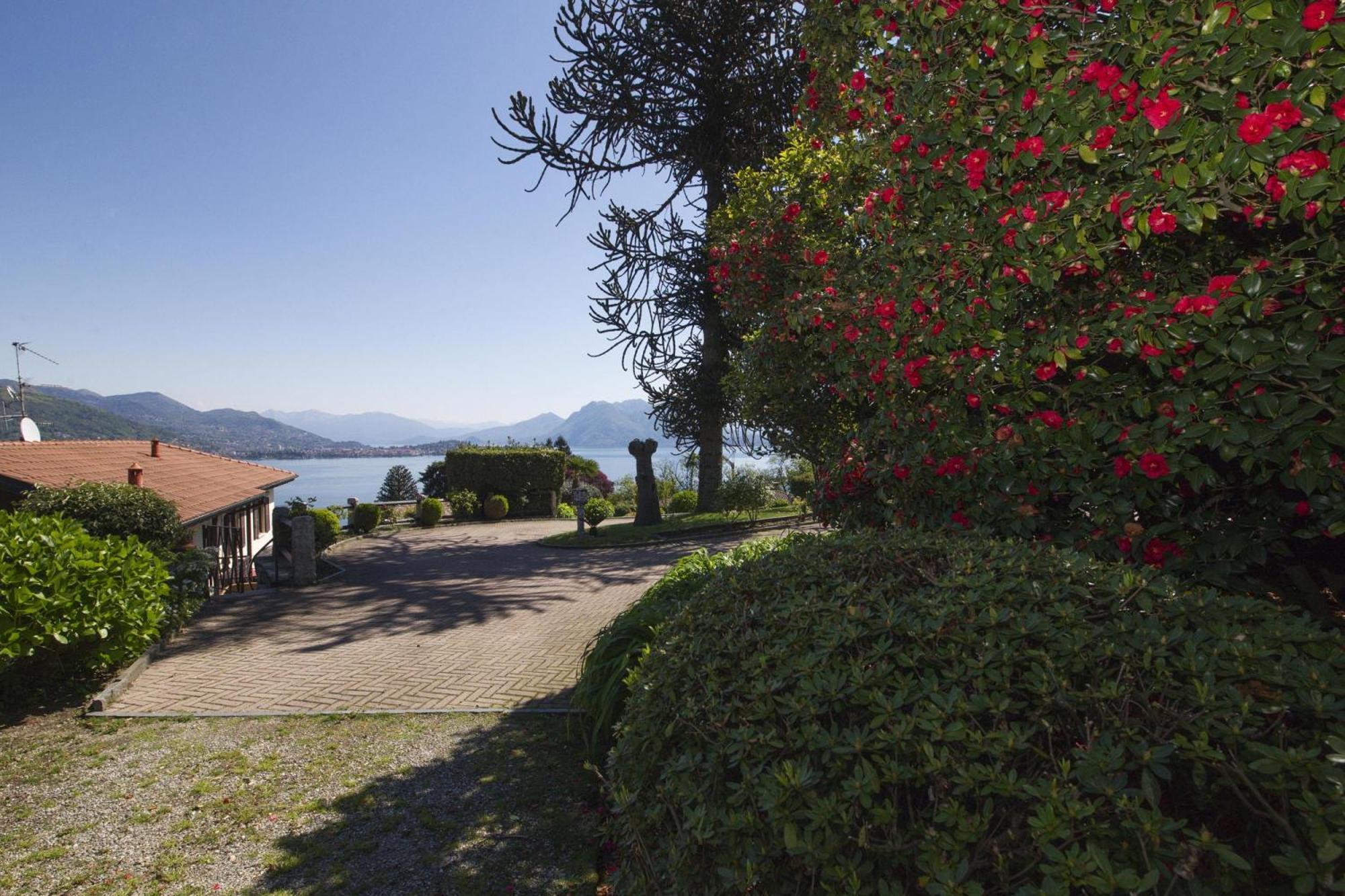 The Cottage On The Lake - Happy Rentals Baveno Exterior foto