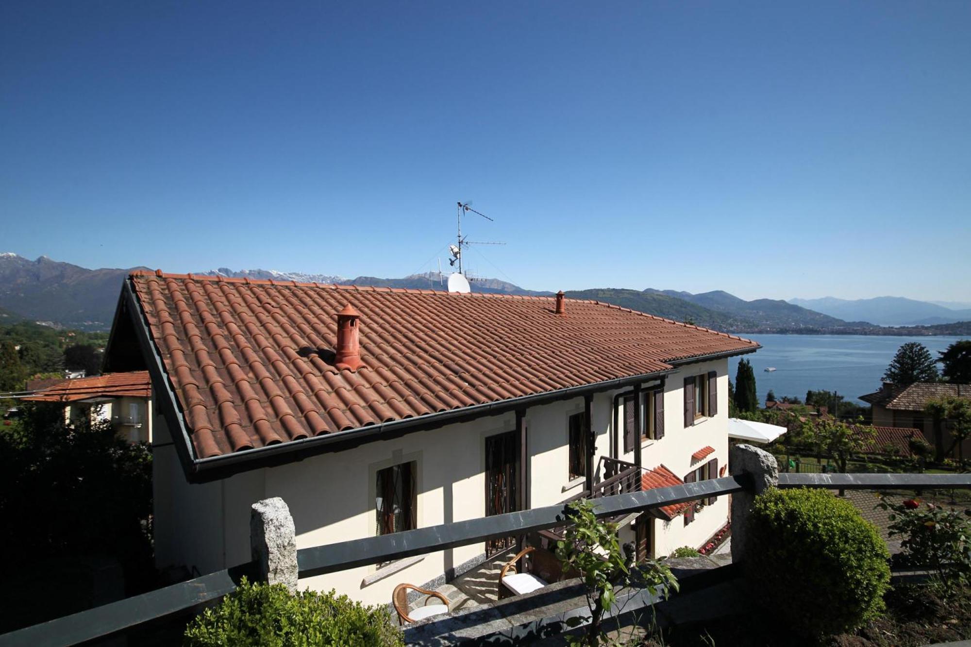 The Cottage On The Lake - Happy Rentals Baveno Exterior foto