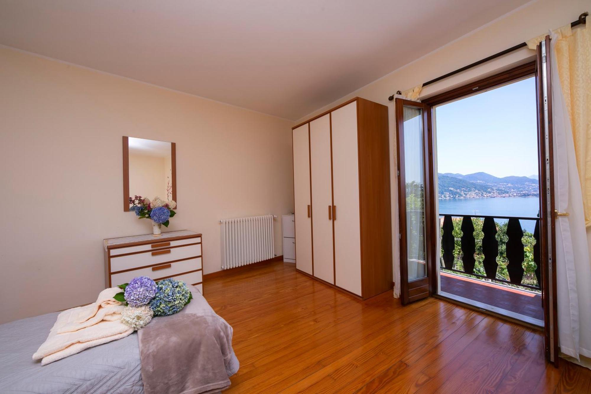 The Cottage On The Lake - Happy Rentals Baveno Exterior foto