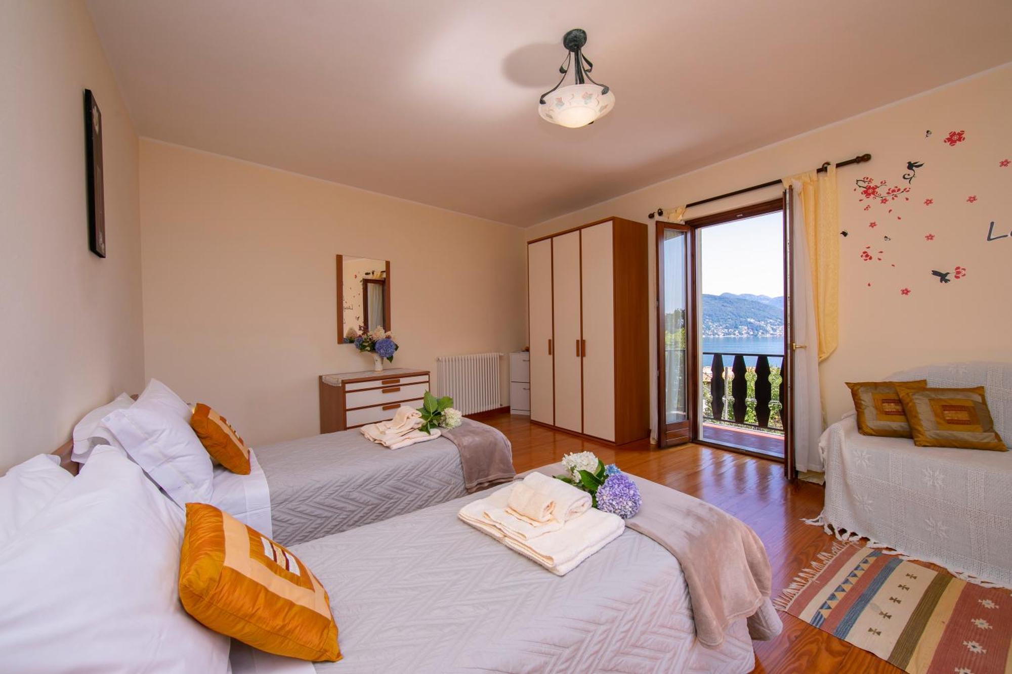 The Cottage On The Lake - Happy Rentals Baveno Exterior foto